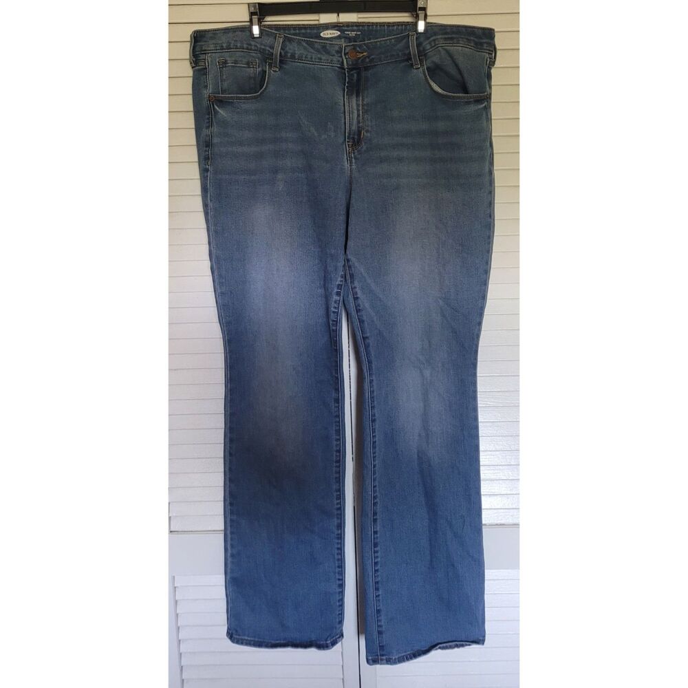 Old Navy Mid Rise Kicker Boot Cut Jeans Comfortable, Classic Style and Right Fit